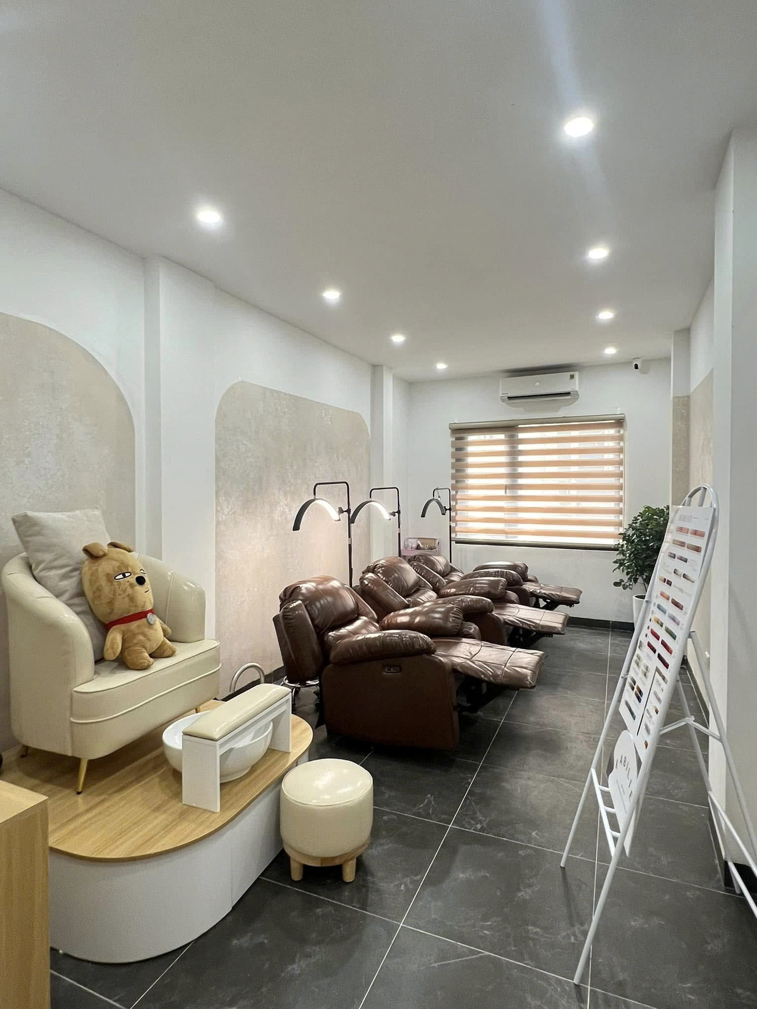 SANG NHƯỢNG tiệm Nail-Mi-Dưỡng Sinh - Siêu Hot Khu vực Tây Hồ full đồ chỉ việc vào vận hành tiếp ngay