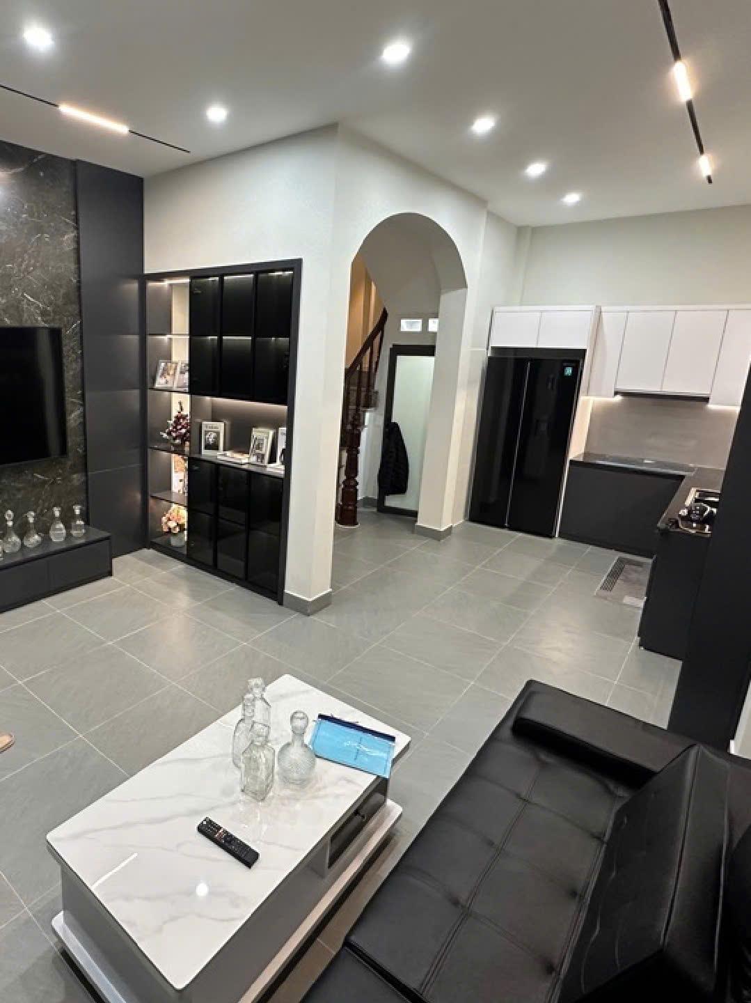 BÁN CĂN VIP KIM GIANG 5 TẦNG - 35M2- MT 4,5M- GIÁ NHỈNH 8 TỶ