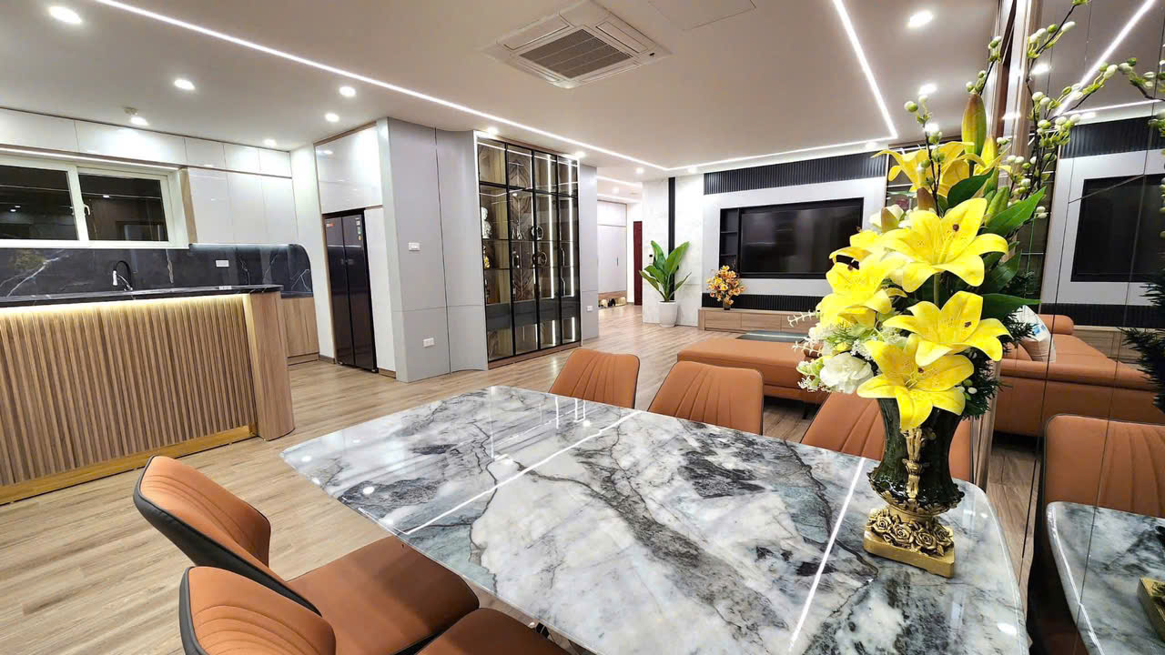 Bán nhà khu vực Lê Thanh Nghị, Hai Bà Trưng, ô tô tránh, 103m2 4T, gần ĐH KTQD, ở yên tĩnh, làm VP gia đình, 21.9 tỷ.