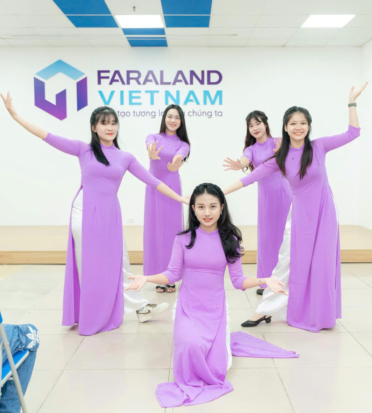 TUYỂN DỤNG NHÂN VIÊN KINH DOANH BẤT ĐỘNG SẢN - THU NHẬP KHÔNG GIỚI HẠN