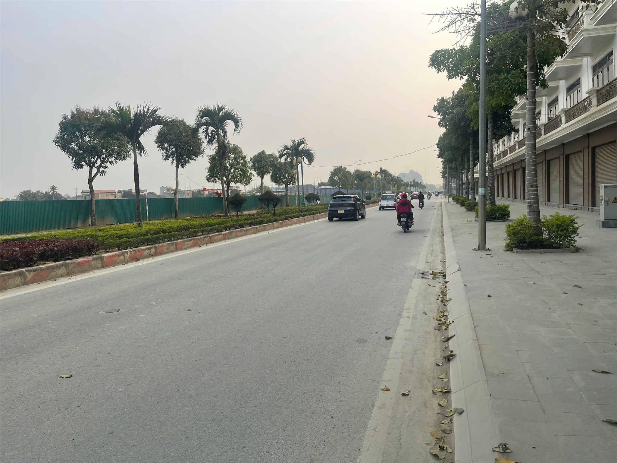 SHOPHOUSE 4 TẦNG. TRỤC ĐẠI LỘ CSEDP SẴN SỔ. BÀN GIAO NHÀ NGAY. LH: 0966 343 969