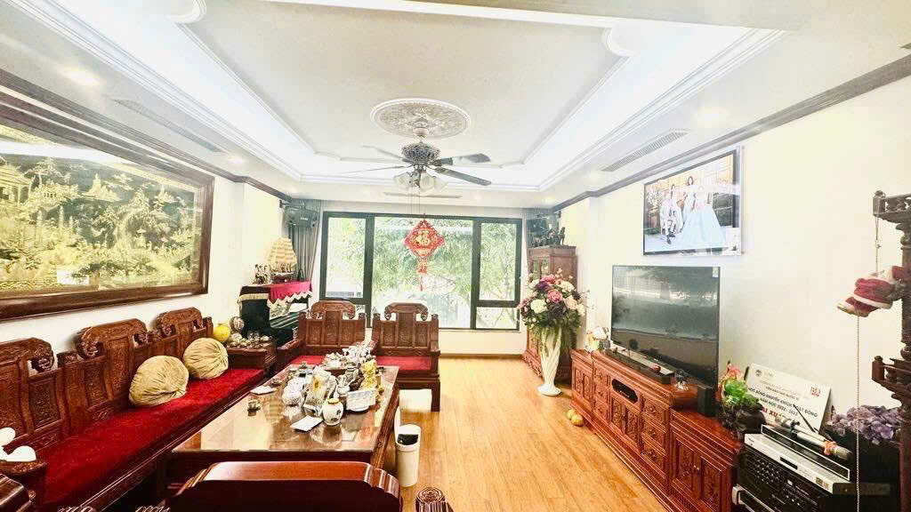 Bán nhà Tạ Quang Bửu, Hai Bà Trưng, 2 ô tô tránh, vỉa hè đá bóng, 111m2, gần ĐH Bách Khoa, ở yên tĩnh, làm VP gia đình, 21.5 tỷ.