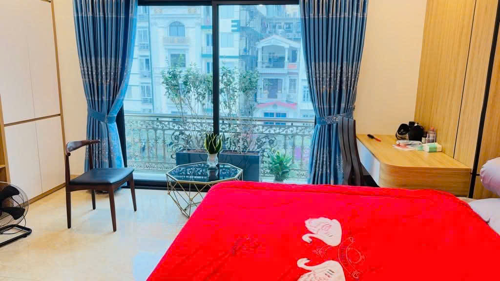 PHÂN LÔ HOÀNG QUỐC VIỆT, ÔTÔ ĐỖ CỬA VÀO NHÀ, 2 MẶT ĐƯỜNG KINH DOANH, SÁT PHỐ, 54M2 HƠN 13 TỶ