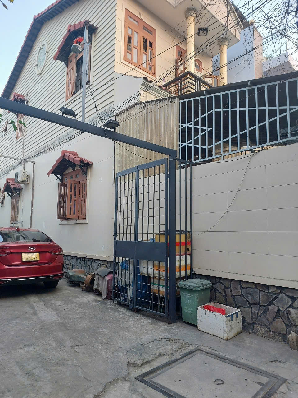 QUẬN 7 - 90M2 - NGANG LỚN 6M - HẺM XE HƠI - GẦN MẶT TIỀN TIỆN KINH DOANH - 5P QUA QUẬN 1,4