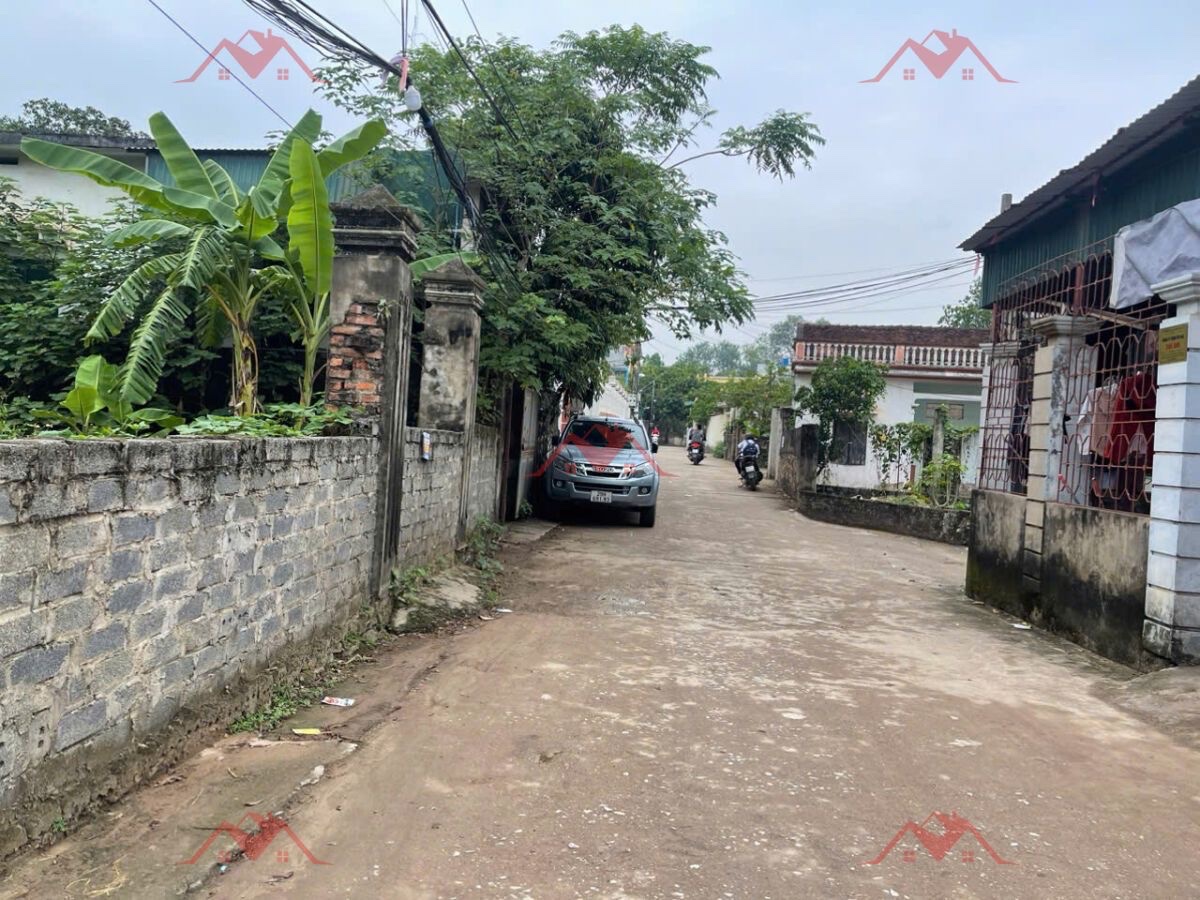 SIÊU PHẨM TRỤC CHÍNH KINH DOANH GIÁ 4TY1 ĐẤT TẠI PHỤNG CHÂU-CHƯƠNG MỸ D/T:97,3M