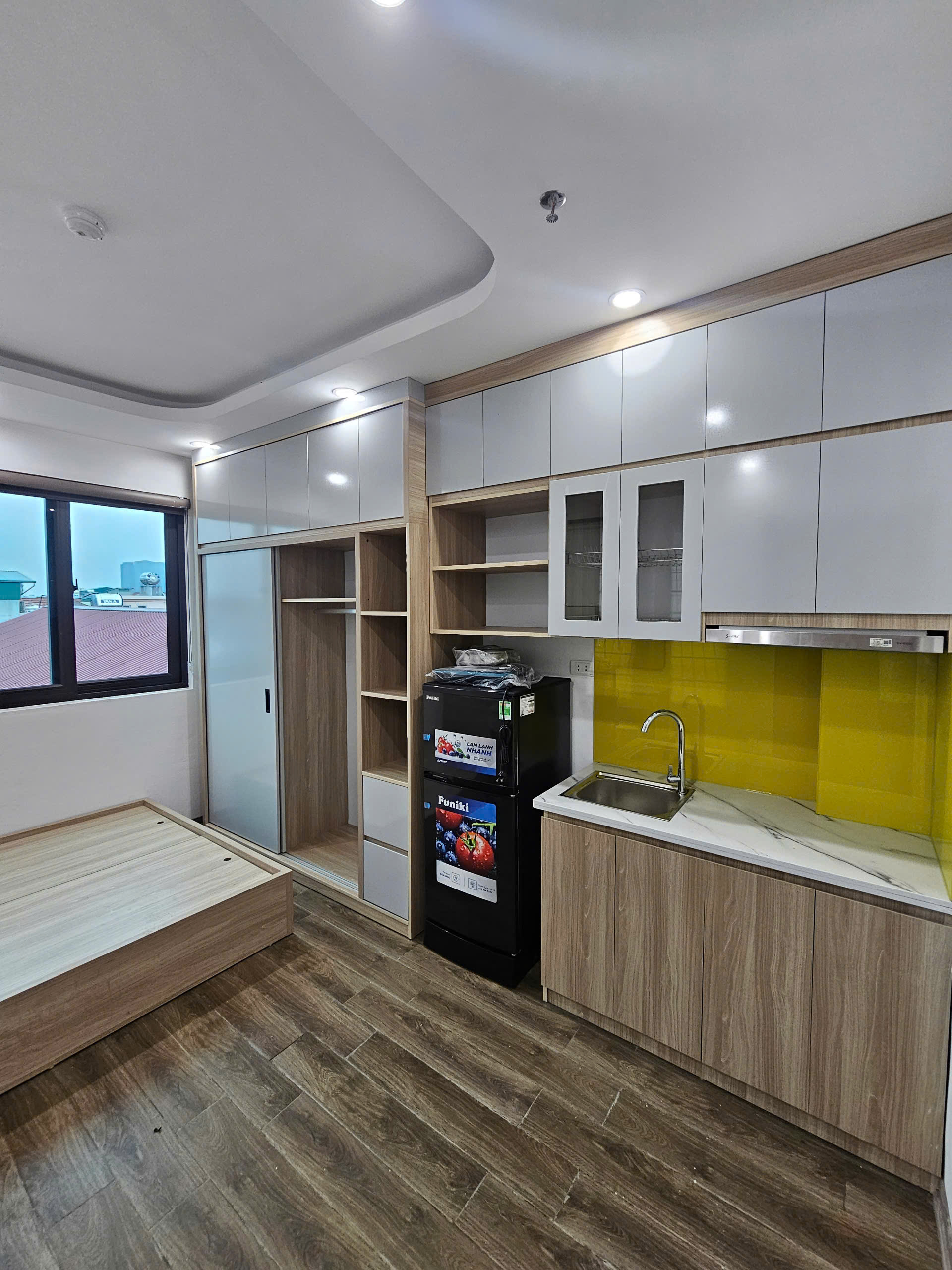 Cần bán gấp nhà dòng tiền cao phố Âu cơ 90m2, 6T, 22P khép kín đủ đồ, thang máy giá tốt