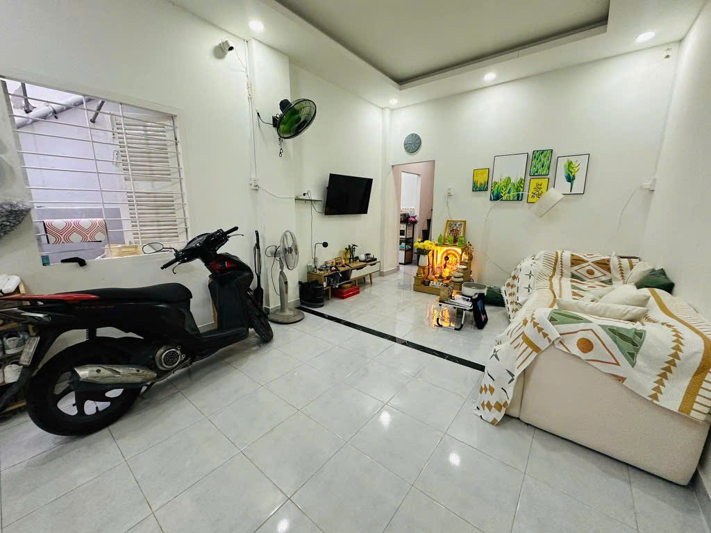 BÁN NHÀ MỘT TRỆT MỘT LẦU – GẦN CHỢ TĂNG NHƠN PHÚ A.Giá chỉ có 3.830 tỷ