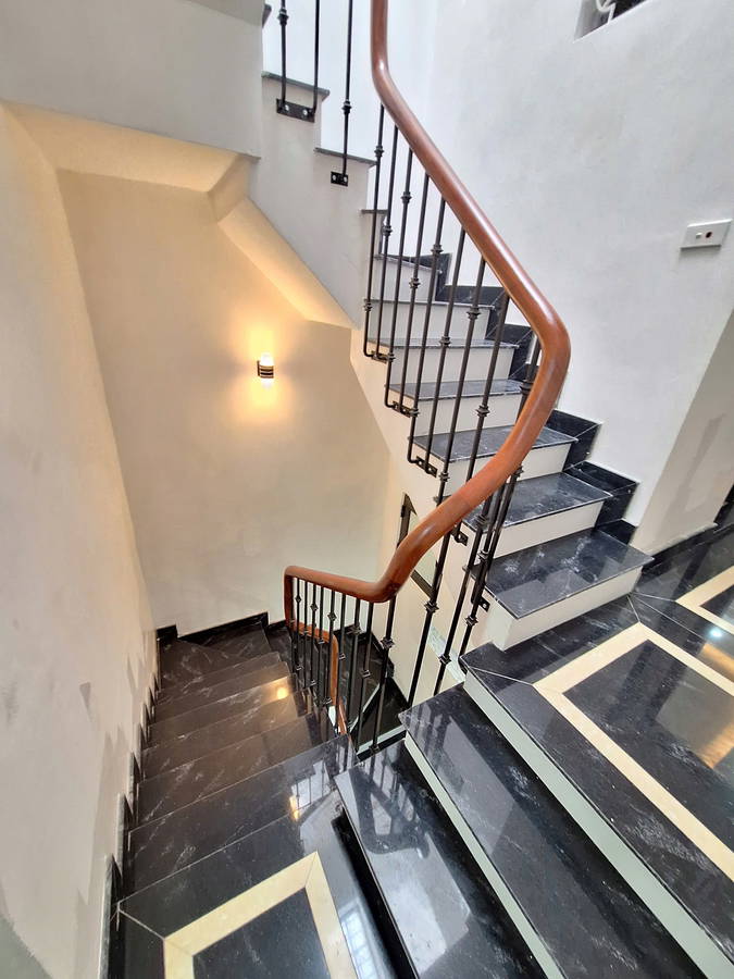 Bán Nhà Thịnh Hào 2, Tôn Đức Thắng. Đống Đa. DT 35m2. MT 3,2m. 4 Tầng. Giá 7,66 Tỷ.