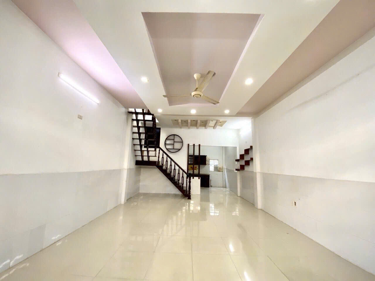 Bán Nhà Hiệp Bình Phước – Gần Quốc Lộ 13 – Sổ Hoàn Công Đủ – 3PN, 5.2 Tỷ!