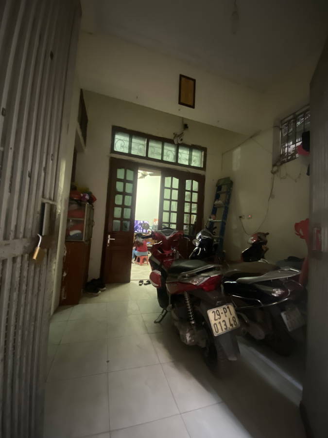 Bán Nhà Kim Giang. Hoàng Mai. Lô Góc. DT 51m2. MT 5,9m. 3 Tầng. Giá 9,98 Tỷ.