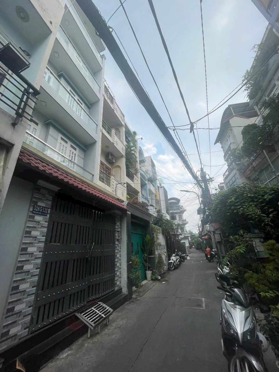 ***QUẬN 10-Bán Nhà Hẻm Xe Tải-DTSD 59.3m-5Tầng 6PN Gần Mặt Tiền Điện Bên Phủ