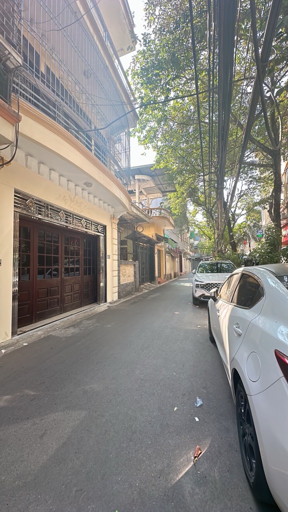 Bán nhà 4T x 40m ngõ 298 Ngọc Lâm, oto tránh, 1 bước ra mặt phố chỉ nhỉnh 7t. LH 0936123469