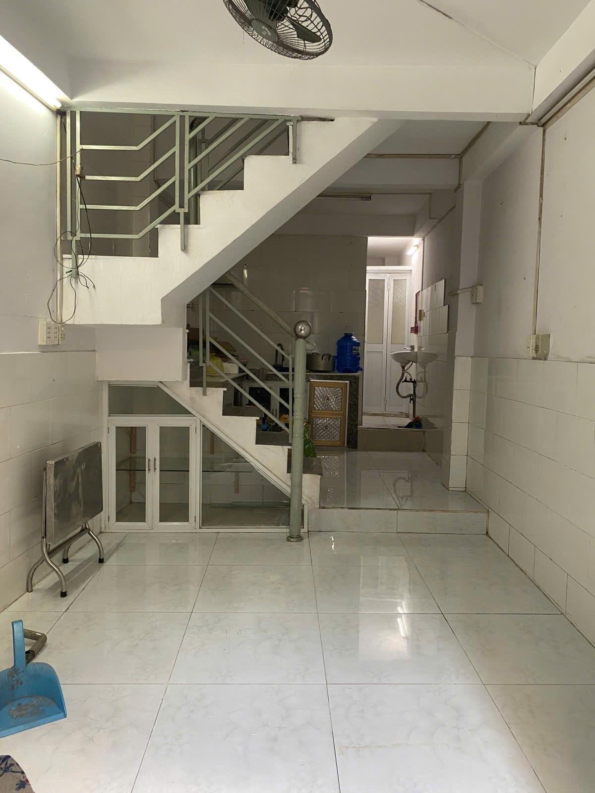 *BÁN GẤP NHÀ Q5-SHR,2Căn Ra MT Nguyễn Văn Cừ 4Tầng BTCT Giá Siêu Tốt 3TỶ150TR