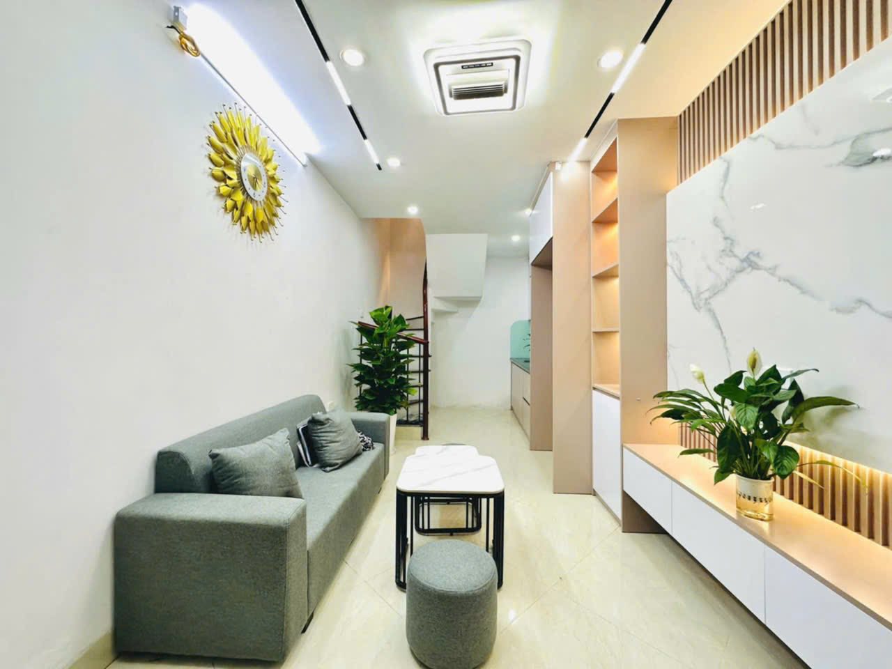 Nhỉnh 3 tỷ có ngay căn nhà 4 tầng phố Minh Khai Hai Bà Trưng nhà đẹp long lanh