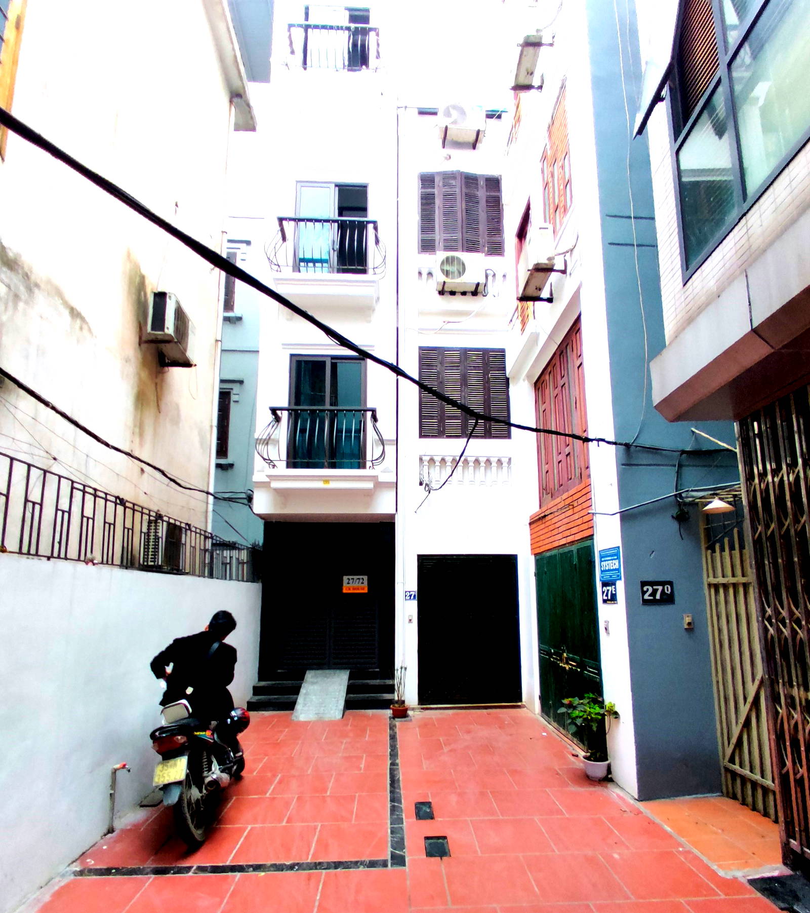 Chính chủ bán gấp nhà mới ngõ 342 Khương Đình, Thanh Xuân, DT 42m2 – 5 tầng. Giá 8,2 tỷ.