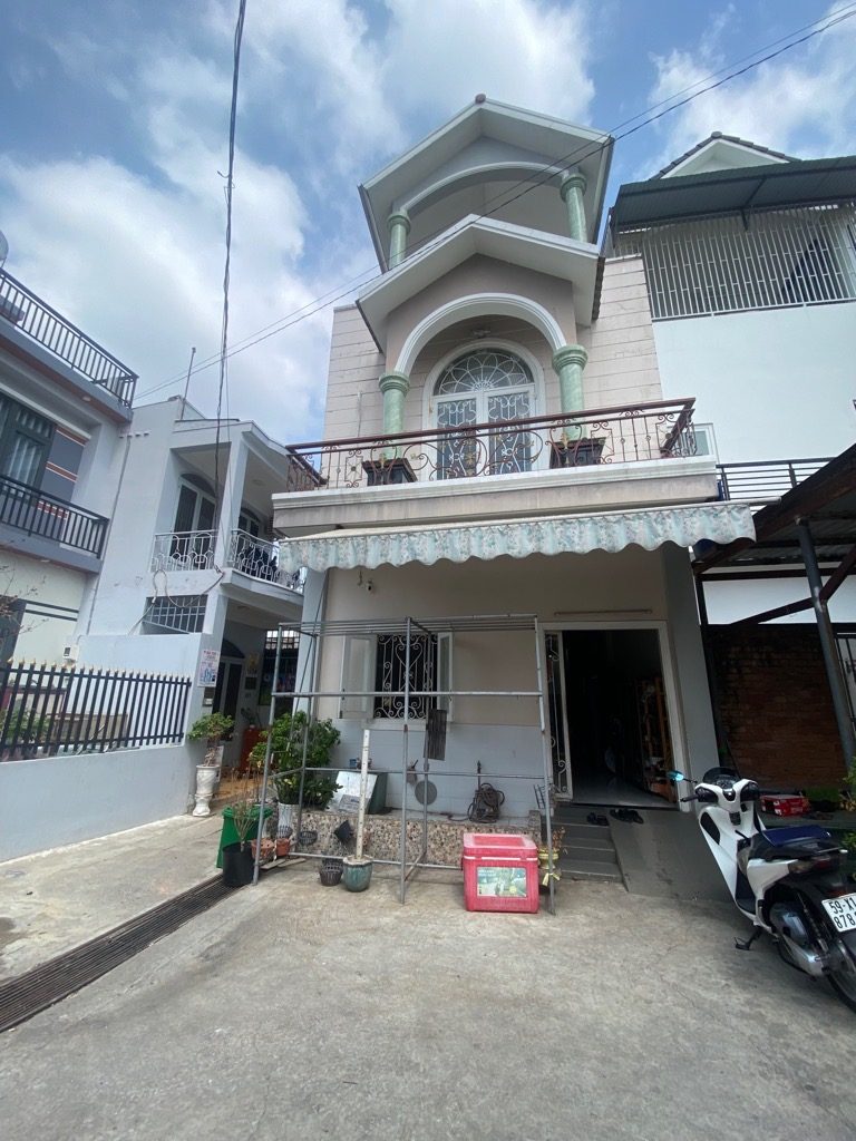 BÁN NHÀ 2 MẶT TIỀN - GẦN LÃ XUÂN OAI - GIÁ MỚI 7.7 TỶ (GIẢM 1.3 TỶ)