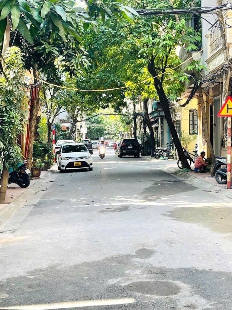 BÁN NHÀ XUÂN LA, TÂY HỒ, 70M, 5T, MT 4.5M, VỈA HÈ, OTO TRÁNH, KD ĐA DẠNG, 22 TY. 0937651883.