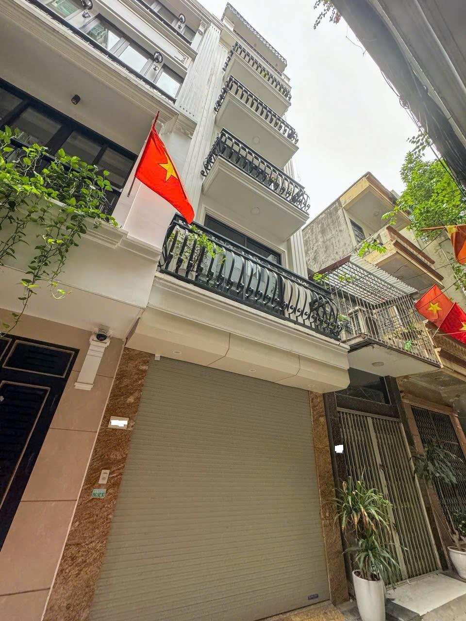 PHÂN LÔ CẦU GIẤY DT 54M2 x 7T 18 TỶ NGÕ Ô TÔ TRÁNH ĐỂ THOẢI MÁI THANG MÁY MITSUBISHI