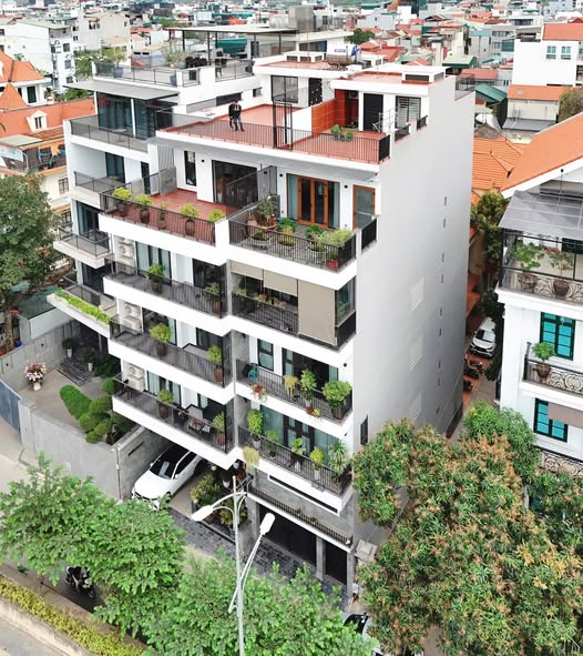 Bán mặt phố Nghi Tàm, Tây Hồ 90m2x6 Tầng MT :5,5m view Hồ đẳng cấp sống thượng lưu