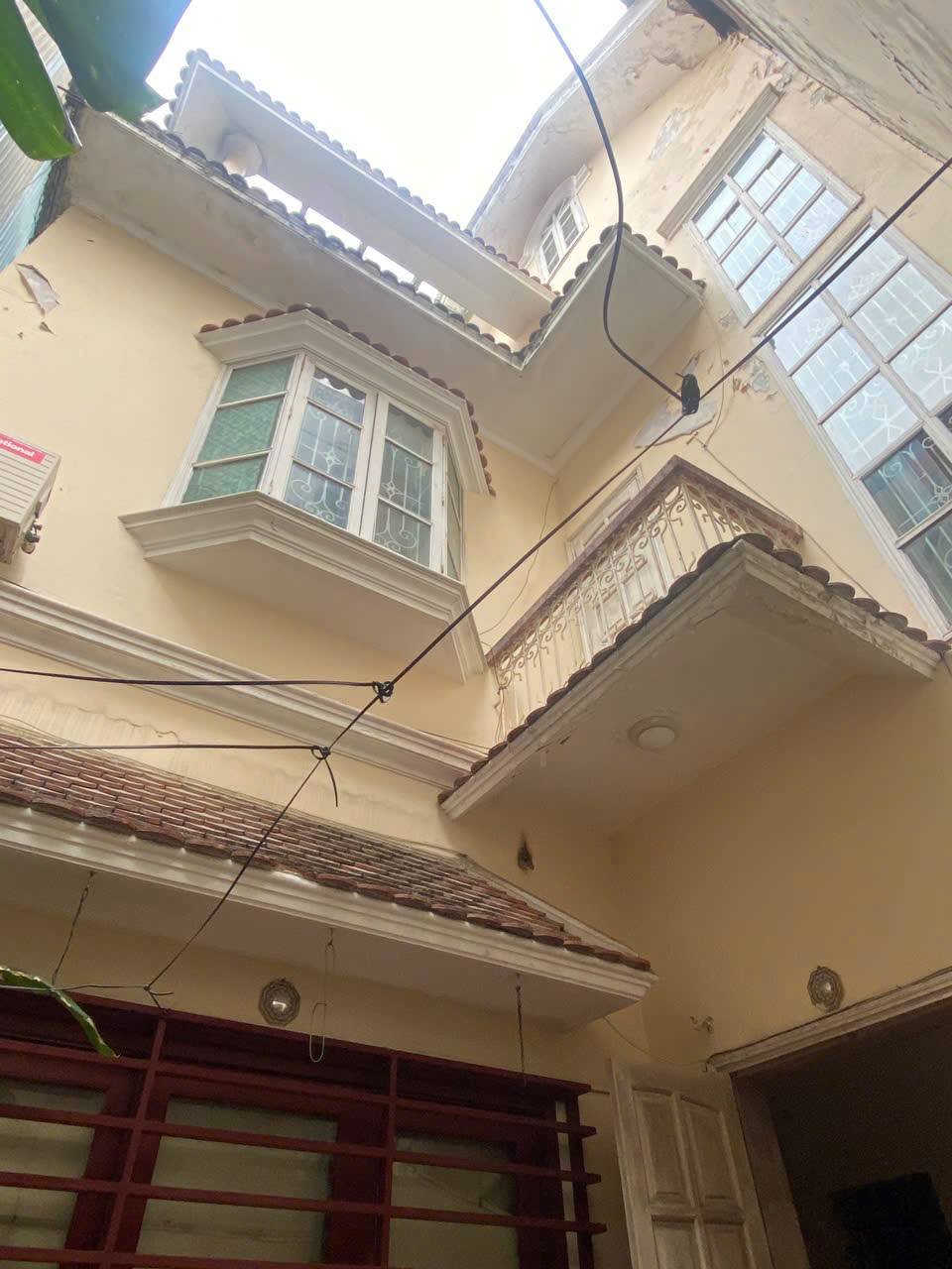 Biệt thự 4 tầng sân vườn Hoàng Hoa Thám, 85m sổ, 2 thoáng, 13.8 tỷ