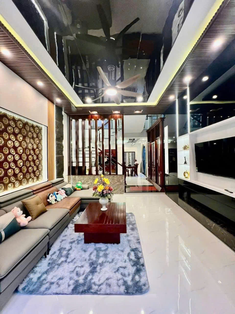 Bán nhà thiết kế sang trong 3 tầng đường 7,5m Nguyễn Thuý