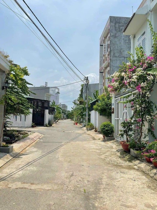 BÁN NHÀ LÔ GÓC -130M2 NGANG 6M – LONG TRƯỜNG, Q9 – NHỈNH 6 TỶ