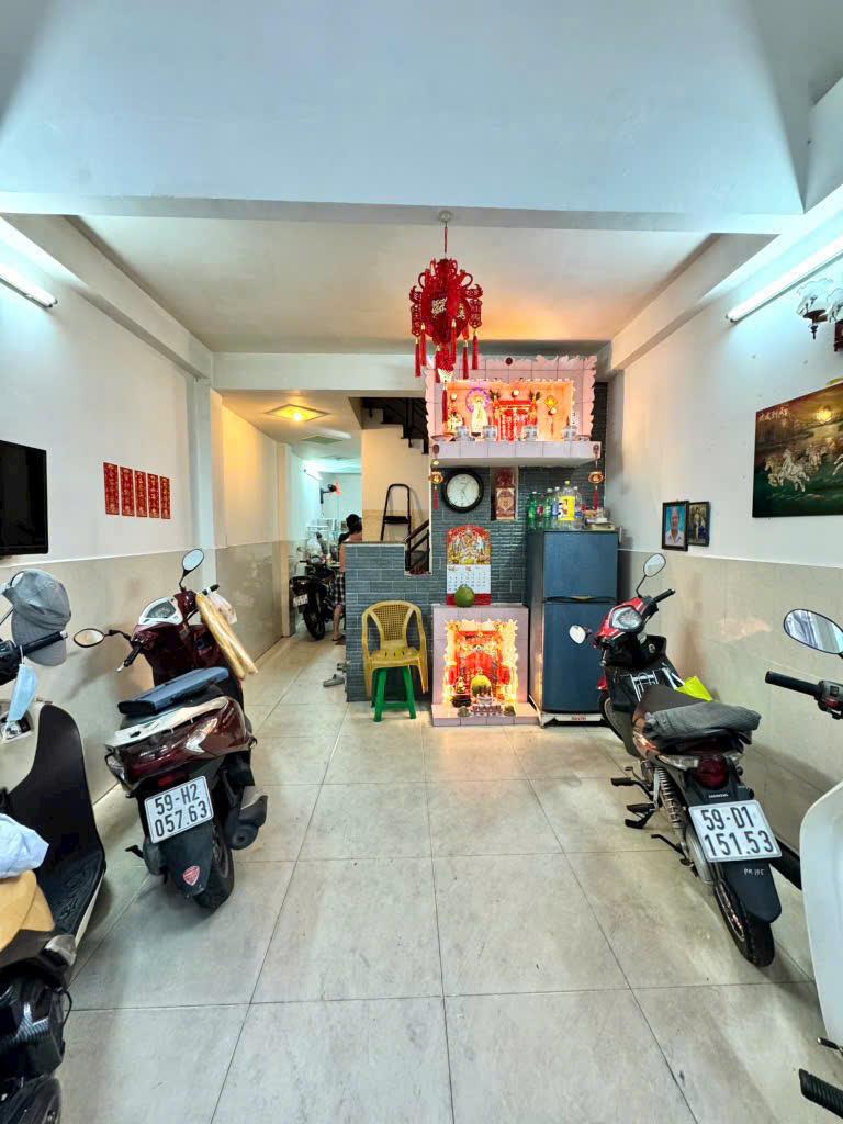 ** Giảm 500Tr-Gấp Gấp Bán nhà Trần Phú - Trần Hưng Đạo Phường 7 Quận 5