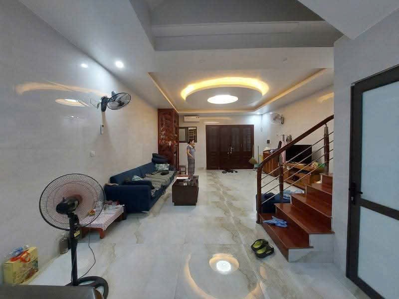 NHÀ ĐẸP LONG LANH - SÁT PHỐ - OTO ĐỖ CỬA - AN NINH TỐT - SỔ VUÔNG MẶT TIỀN LỚN