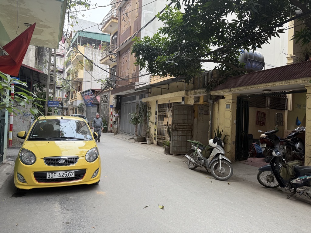 BÁN ĐẤT PHÂN LÔ QUẬN TÂY HỒ - NGÕ Ô TÔ TRÁNH. DT 135M2. MT 6M. GIÁ 248TR/M2