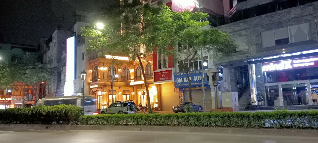 BÁN NHÀ MỚI 8 TẦNG NGUYỄN VĂN CỪ – THANG MÁY – FULL NỘI THẤT 5 SAO – Ô TÔ TRÁNH – 27.9 TỶ