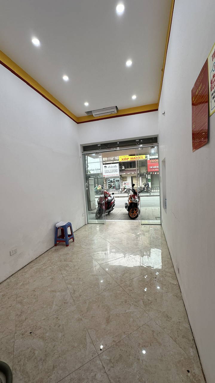 Bán gấp nhà mặt phố Tây Sơn, kinh doanh đỉnh, dân cư đông,phố sầm uất nhất Đống Đa 29,8 tỷ, 80m2, 3PN, 3WC, 3 tầng .