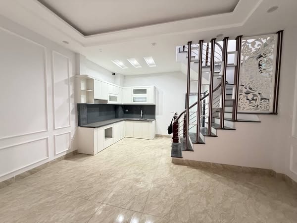 Siêu hiếm, nhà mới lô góc Lai Xá - Hoài Đức, 38m x 5T, chỉ 4.7 tỷ, ô tô vào nhà, 20m ra ngõ thông kd, ô tô tránh.