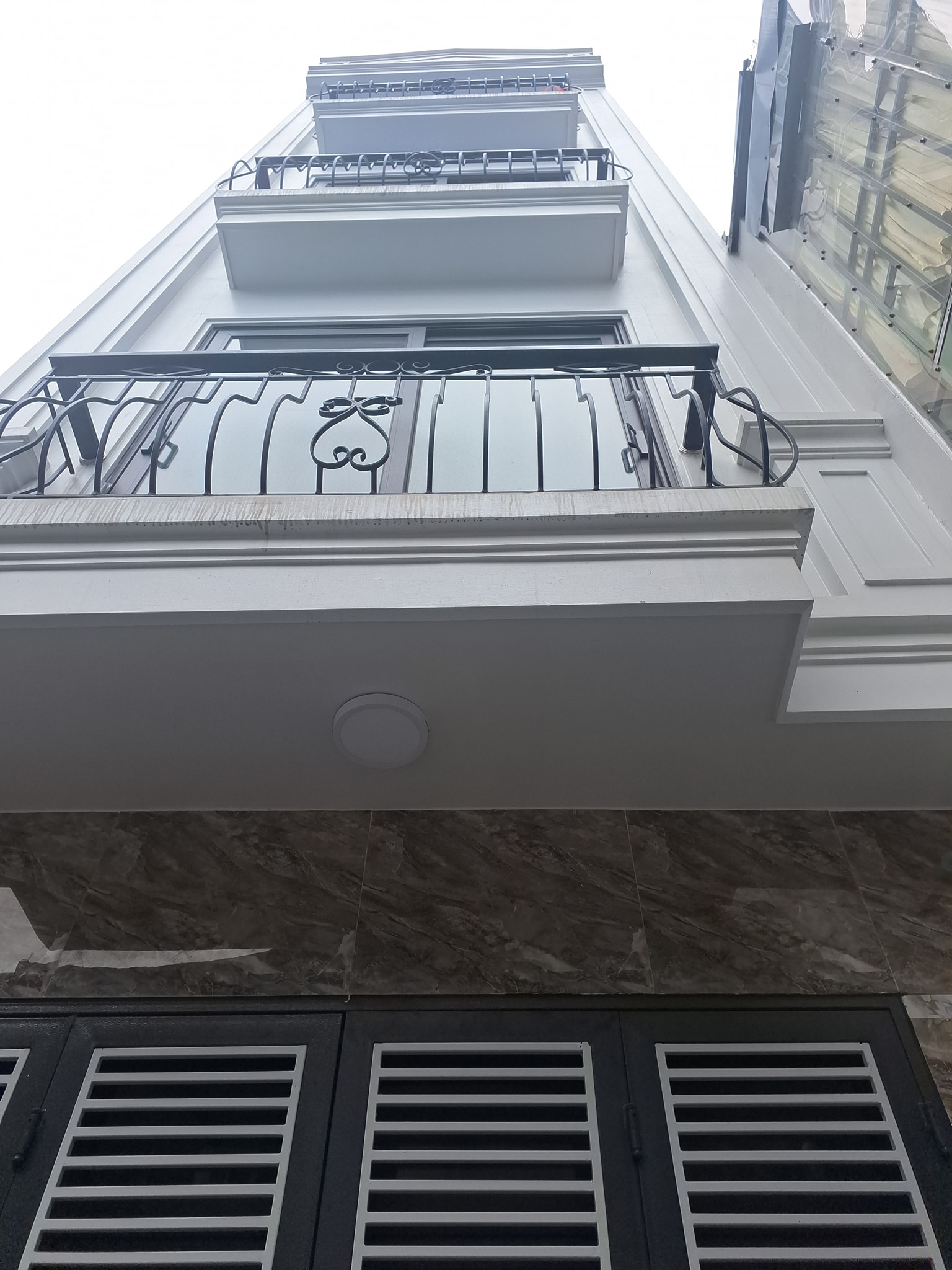 126m2