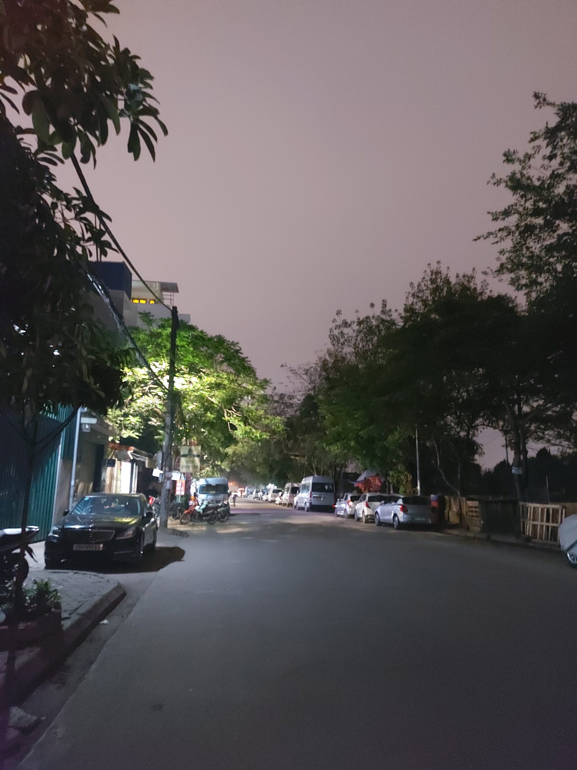 HAI BÀ TRƯNG - MẶT PHỐ RỘNG THÊNH THANG - VỈA HÈ ĐÁ BÓNG - VIEW SÔNG - TẦM NHÌN XA 100KM - DIỆN TÍCH LỚN - Ở SƯỚNG - KINH DOANH ĐỈNH