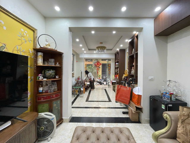 BIỆT THỰ NỘI ĐÔ HAI BÀ TRƯNG, PHỐ THANH NHÀN - Ô TÔ ĐỖ CỬA - THANG MÁY - TIỆN ÍCH BẠT NGÀN- BIỆT LẬP Ở YÊN TĨNH - 76M 6 TẦNG 24 TỶ