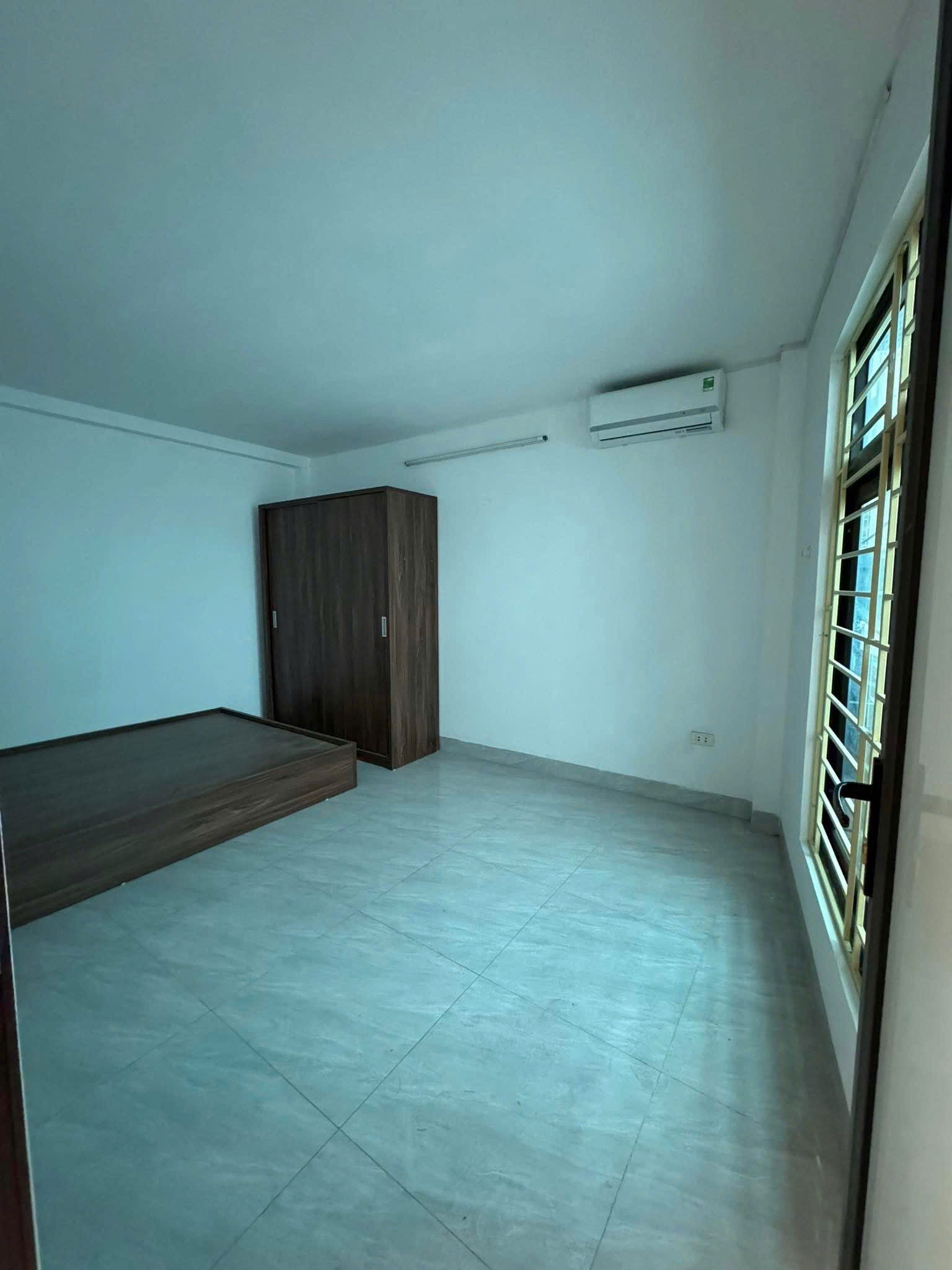 Bán Nhà Minh Khai. Hai Bà TRưng. Ô Tô. DT 35m2. MT 6,6m. 2 Tầng. Giá 5,48 Tỷ