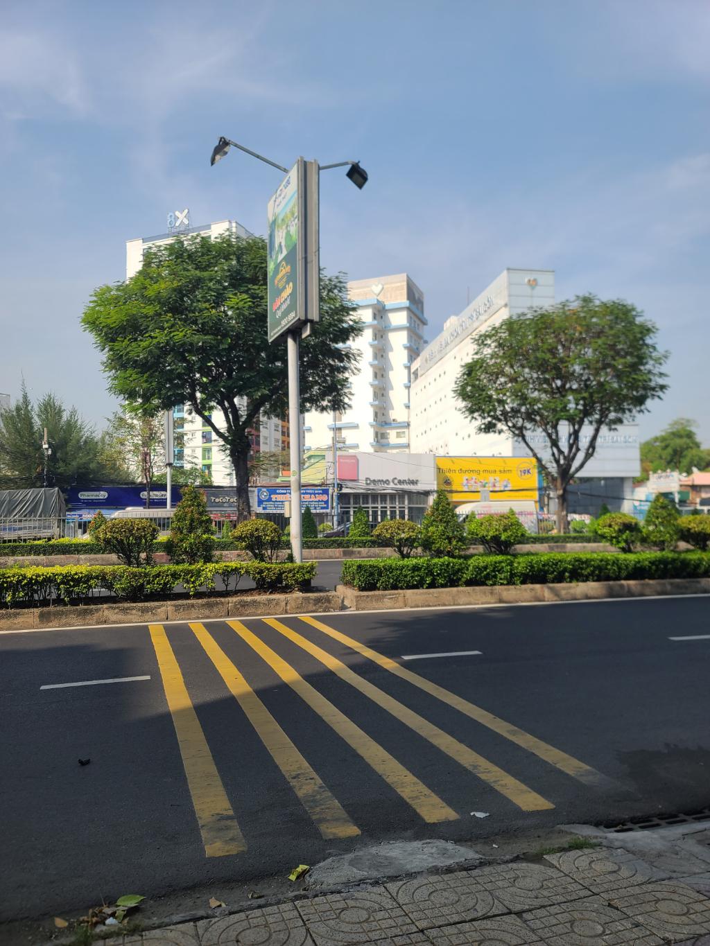 BÁN NHÀ MỚI TINH, HXH, 2 TẦNG, NGAY SÁT TRƯỜNG CHINH, TÂN THỚI NHẤT, Q12