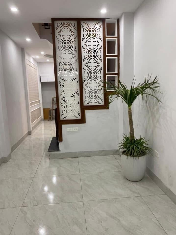 BÁN NHÀ PHÂN LÔ THÁI HÀ ĐỐNG ĐA - 40M 5T MT 3M - Ô TÔ VF3 ĐỖ CỬA 5M RA OTO TRÁNH 7 PHÒNG CHO THUÊ 35TR/THÁNG