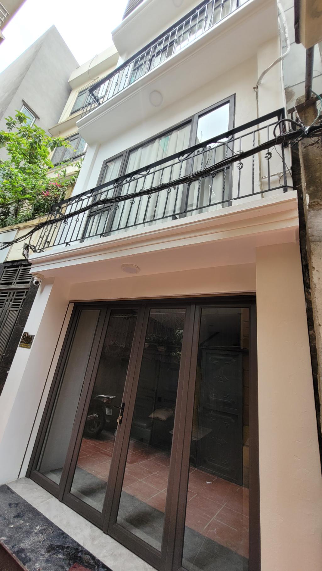 BÁN NHÀ BỒ ĐỀ CÁCH PHỐ HỒNG TIẾN CHỈ 30M , LÔ GÓC, 5 TẦNG, GẦN CÔNG VIÊN,SÂN ĐỖ Ô TÔ