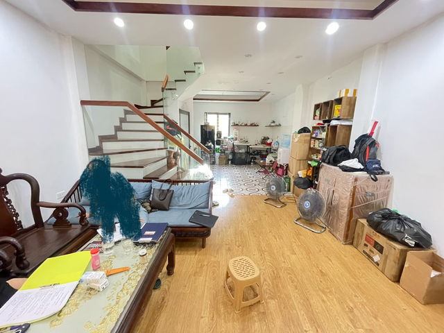 Nhà đẹp - kinh doanh, ô tô đỗ cửa phố Đại La, Hai Bà Trưng 53m2, MT > 4M. Giá 15.2 tỷ