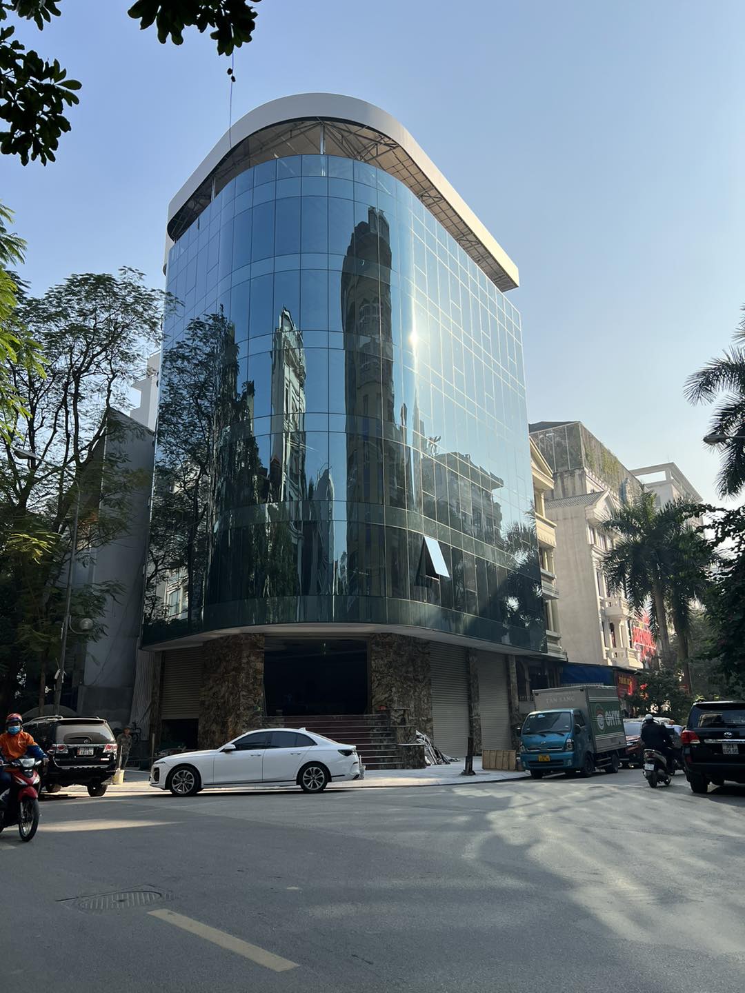 BÁN TÒA BUILDING PHỐ TRẦN THÁI TÔNG, CẦU GIẤY, DIỆN TÍCH 121.6M2, 8 TẦNG NỔI, TUM, CÓ HẦM. CHO THUÊ 250 TR/THÁNG