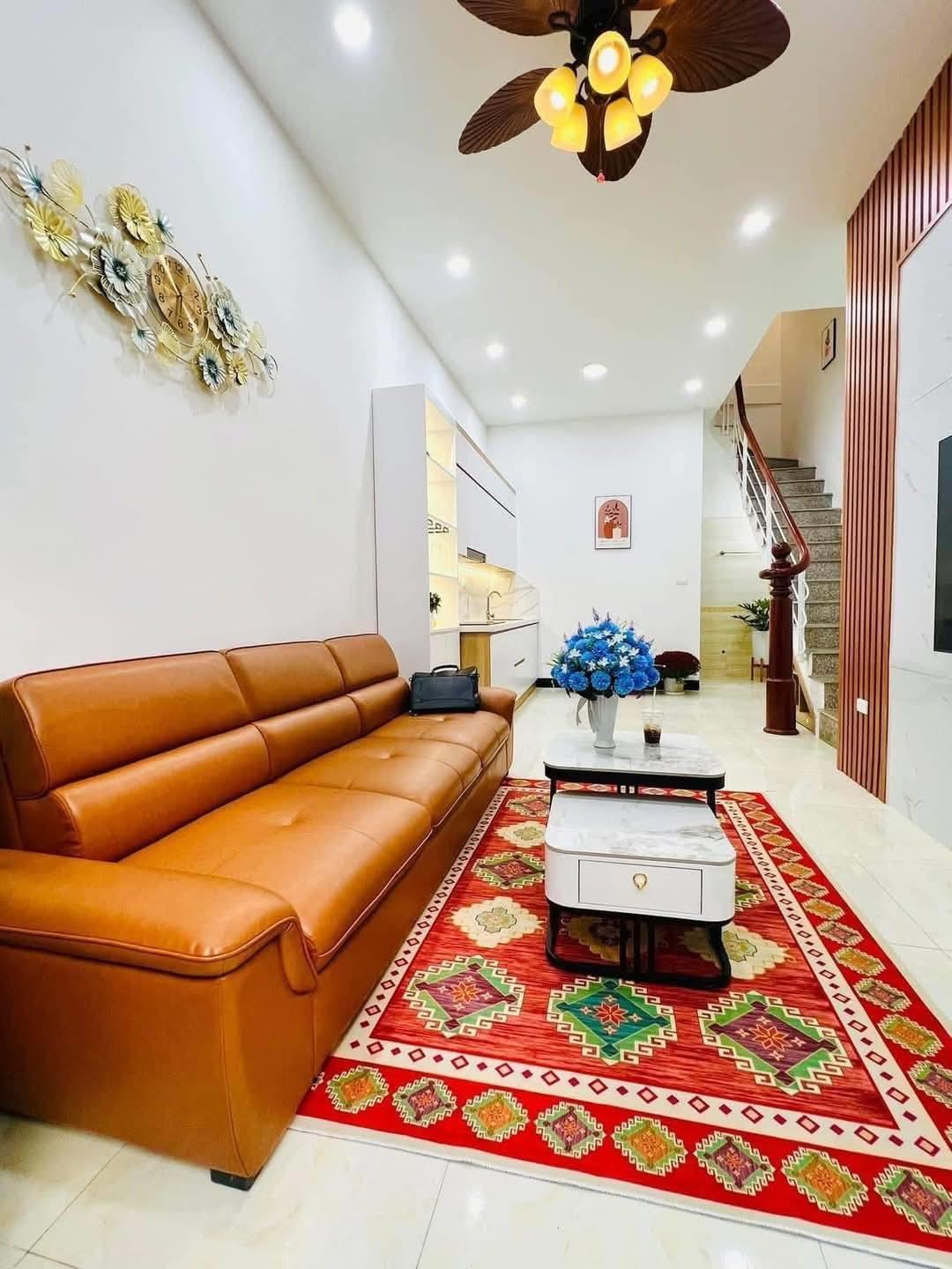 Bán nhà đẹp Cầu Giấy gần ôtô 34m2 4tầng mặt tiền 4.1m hơn 6 tỷ