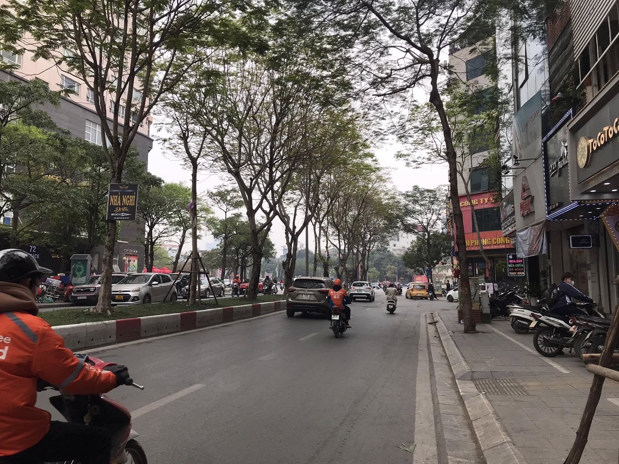 Bán nhà MP Trần Đăng Ninh,Cầu Giấy 50m2/4Tầng 29 Tỷ, Vỉa hè rộng, 2 mặt thoáng