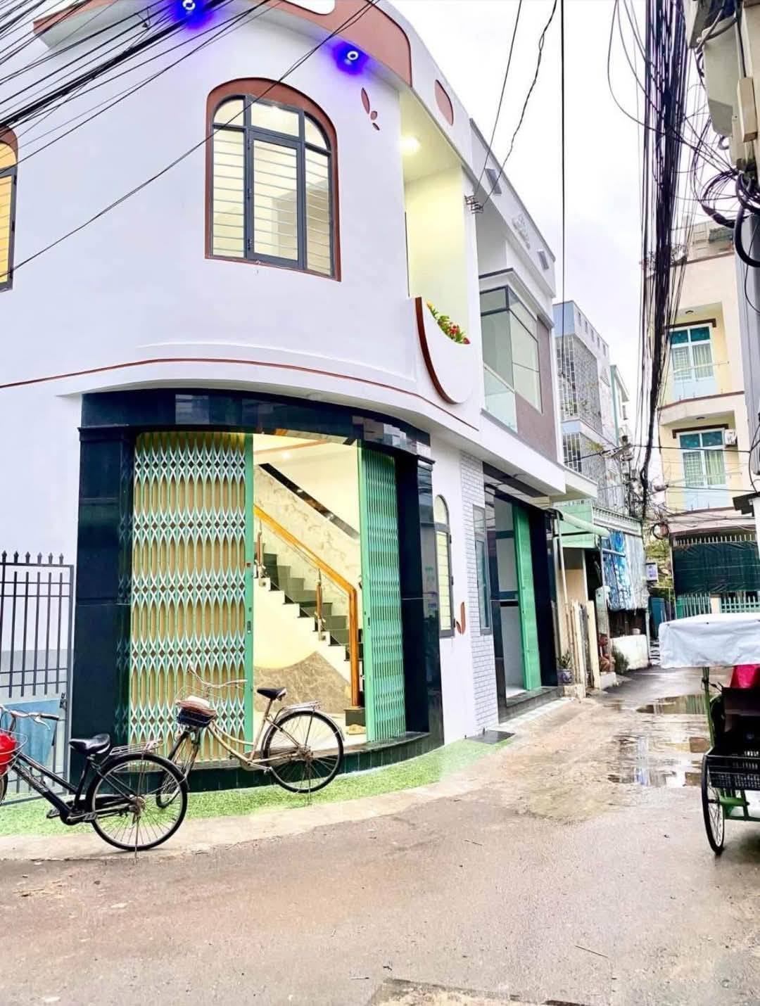 BÁN NHÀ 2 TẦNG CÁCH BIỀN VÀI BƯỚC CHÂN. KHU GHỀNH RÀNG. TP QUY NHƠN