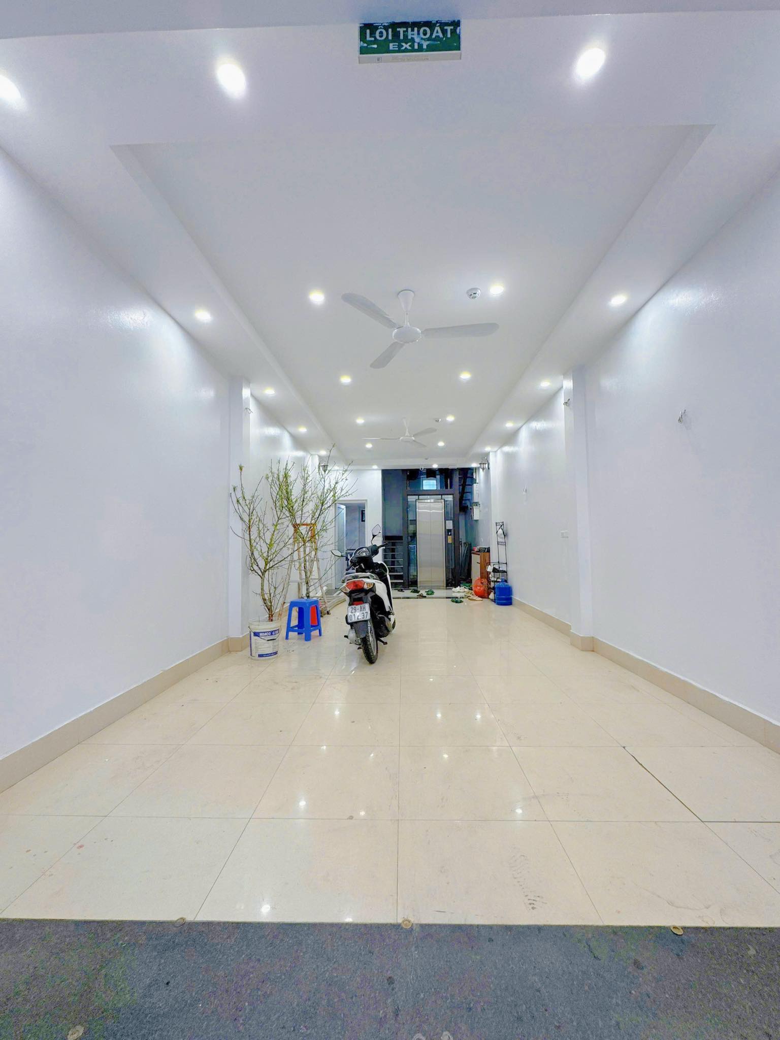 Bán nhà Mặt Ngõ Ôtô Đường Lạc Long Quân,Cầu Giấy 52m/ 6T Thang máy 23 Tỷ, KDoanh