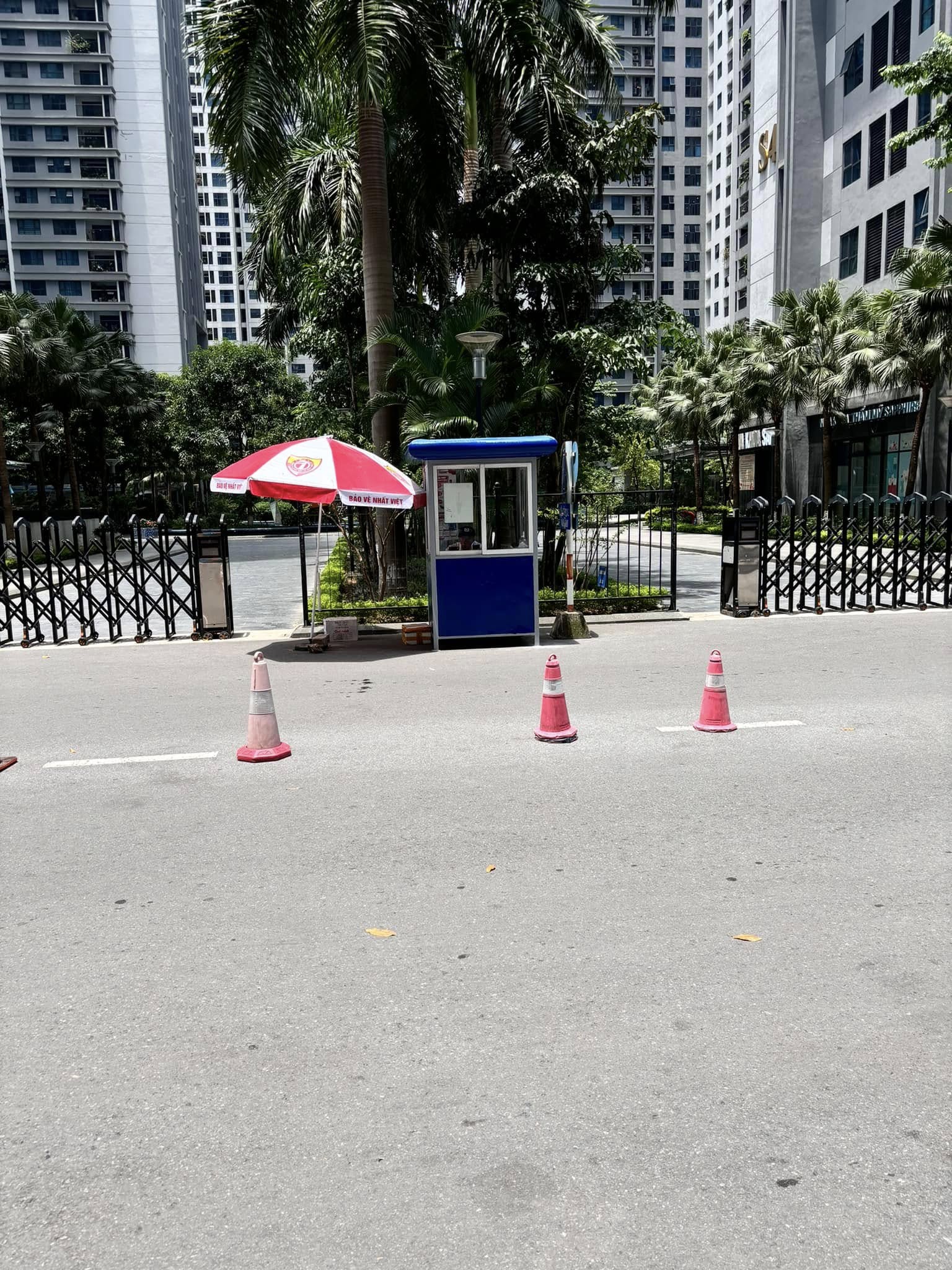 BÁN NHÀ SIÊU PHẨM XUÂN THUỶ – 7 TẦNG THANG MÁY – DÒNG TIỀN 100TR/THÁNG