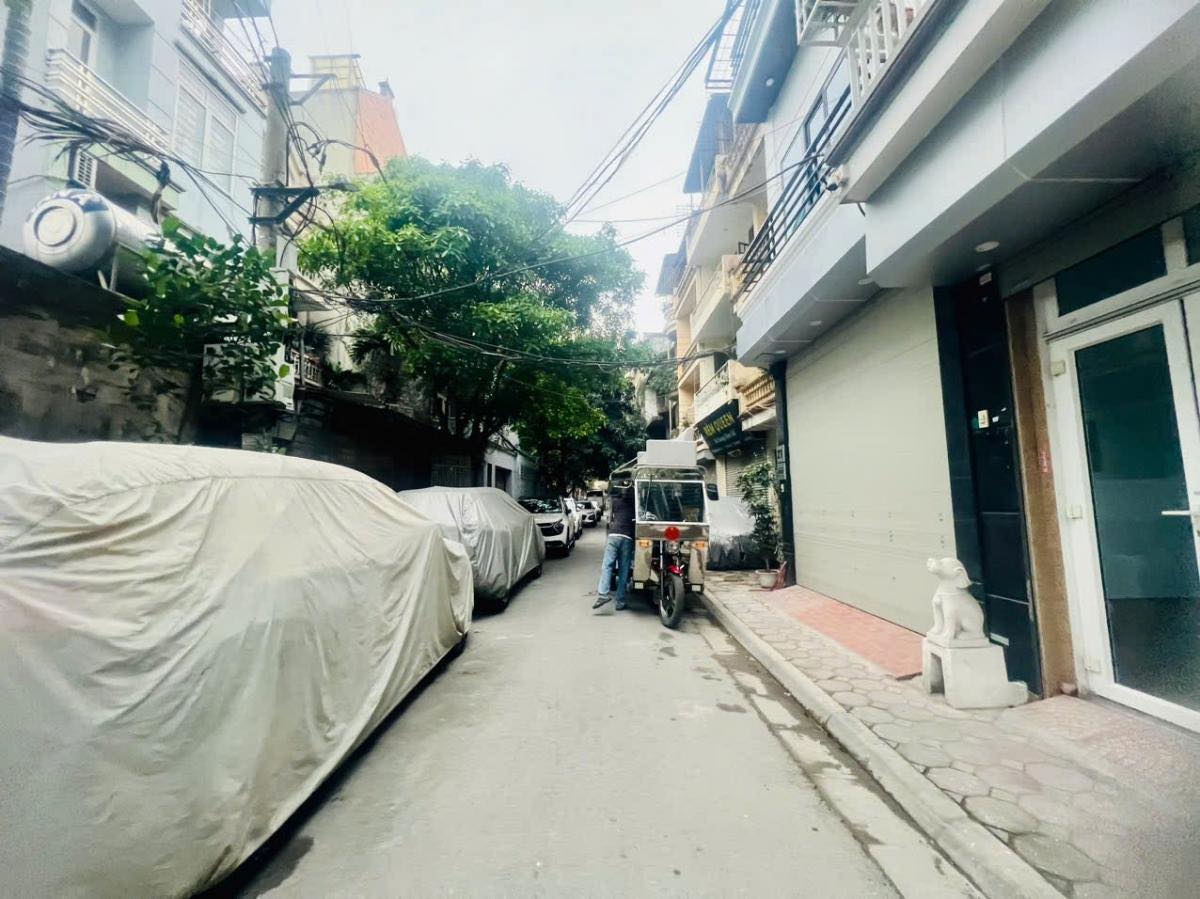 PHÂN LÔ Ô TÔ TRÁNH – VỈA HÈ RỘNG – GARA Ô TÔ – NGÕ THÔNG – SÁT MẶT PHỐ NGUYỄN VĂN CỪ