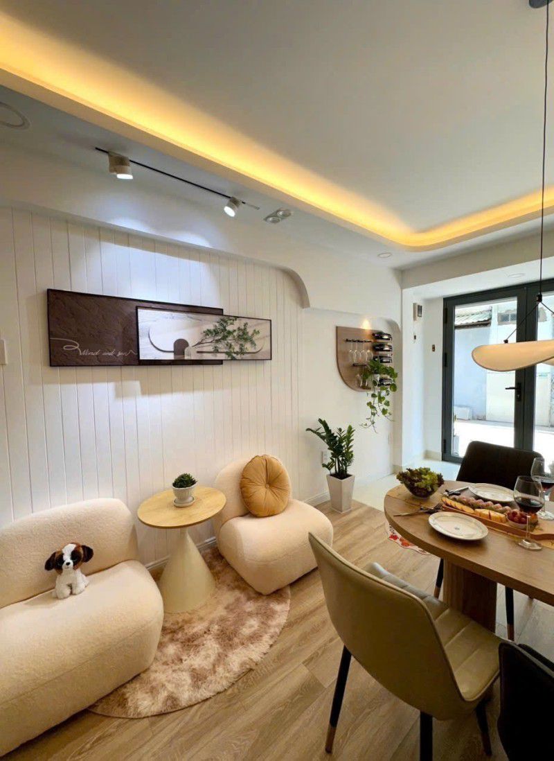 BÁN NHÀ ĐƯỜNG LÊ TỰ TÀI - NHÀ ĐẸP NỞ HẬU - CĂN GÓC 2MT - HẺM XE HƠI - TRUNG TÂM PHÚ NHUẬN - 2 TẦNG - 2 PN - NHÌNH 4 TỶ