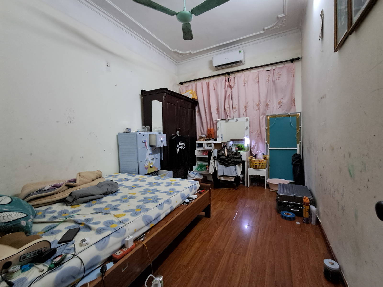 Bán Nhà Tây Sơn. Đống Đa. DT 23m2. MT 3,2m. 4 Tầng. Giá 4,28 Tỷ.