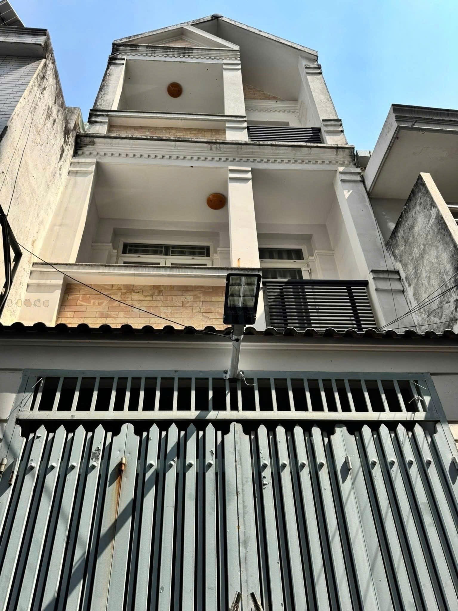 TRƯỚC NHÀ 3.5M THÔNG - 45M2 (4x11M) HẬU 4.1M - 4 TẦNG 4 PHÒNG NGỦ - SỔ VUÔNG ĐẸP - HOÀN CÔNG ĐỦ.